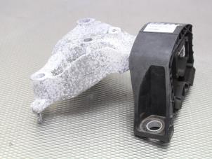 Gebruikte Motorrubber Dacia Lodgy (JS) 1.6 Prijs op aanvraag aangeboden door Gebr Opdam B.V.