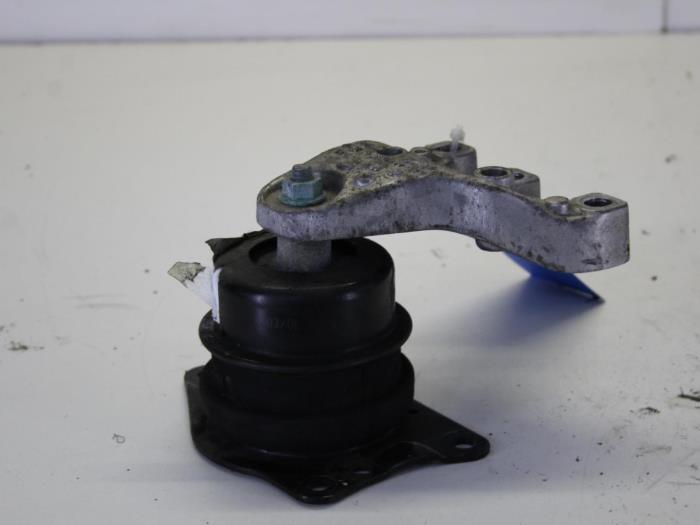 Gebruikte Motorrubber Volkswagen Fox (5Z) 1.4 16V Prijs € 21,00 Margeregeling aangeboden door Gebr Opdam B.V.