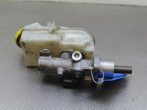 Gebruikte Hoofdremcilinder Volkswagen Transporter T5 2.0 TDI DRF Prijs op aanvraag aangeboden door Gebr Opdam B.V.