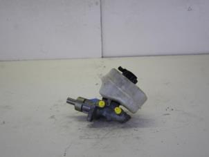 Gebruikte Hoofdremcilinder BMW 1 serie (E82) 135i 24V Prijs € 20,00 Margeregeling aangeboden door Gebr Opdam B.V.