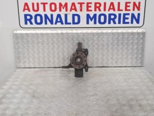 Gebruikte Fusee rechts-voor Opel Zafira (M75) 1.6 16V Prijs € 69,00 Margeregeling aangeboden door Automaterialen Ronald Morien B.V.