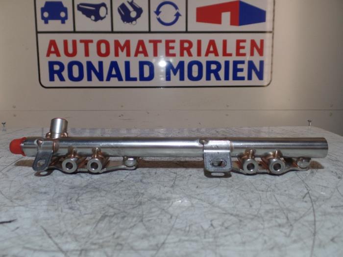 Common rail (Injectie) van een Renault Megane III Berline (BZ) 1.2 16V TCE 115 2015