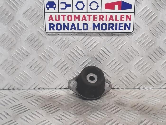 Gebruikte Motorrubber Peugeot 206 (2A/C/H/J/S) Prijs € 15,00 Margeregeling aangeboden door Automaterialen Ronald Morien B.V.