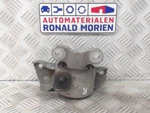 Gebruikte Motorsteun Opel Corsa E 1.2 16V Prijs € 15,00 Margeregeling aangeboden door Automaterialen Ronald Morien B.V.