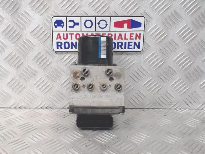 Gebruikte ABS Pomp Volkswagen Passat (3C2) 1.6 FSI 16V Prijs € 95,00 Margeregeling aangeboden door Automaterialen Ronald Morien B.V.