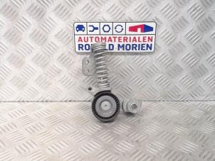 Gebruikte Spanner multiriem Volvo V40 (MV) 1.5 T3 16V Geartronic Prijs € 39,00 Margeregeling aangeboden door Automaterialen Ronald Morien B.V.