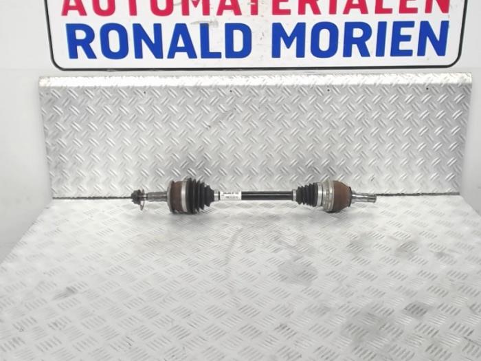 Gebruikte Steekas links-voor Opel Astra J (PC6/PD6/PE6/PF6) 1.6 16V Ecotec Prijs € 39,00 Margeregeling aangeboden door Automaterialen Ronald Morien B.V.