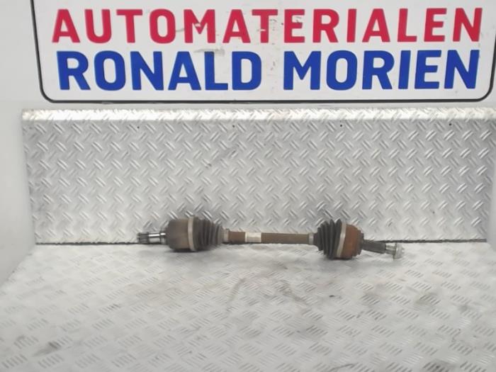 Gebruikte Steekas links-voor Ford Fiesta Active 1.5 TDCi 120 Prijs € 75,00 Margeregeling aangeboden door Automaterialen Ronald Morien B.V.