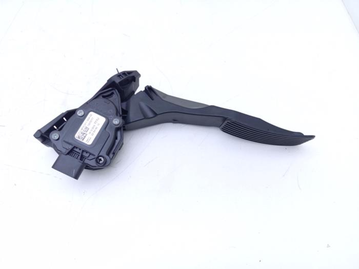 Gebruikte Gaspedaalpositie Sensor Opel Astra K 1.4 16V Prijs € 20,00 Margeregeling aangeboden door Automaterialen Ronald Morien B.V.