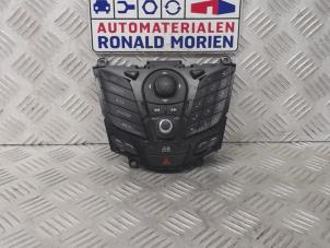 Gebruikte Radiobedienings paneel Ford Courier Prijs € 49,00 Margeregeling aangeboden door Automaterialen Ronald Morien B.V.