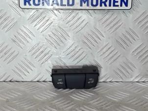 Gebruikte Alarm module Mercedes A (W176) 1.5 A-180 CDI, A-180d 16V Prijs € 20,00 Margeregeling aangeboden door Automaterialen Ronald Morien B.V.
