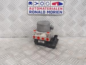 Gebruikte ABS Pomp Renault Clio II (BB/CB) 1.2 16V Prijs € 49,00 Margeregeling aangeboden door Automaterialen Ronald Morien B.V.