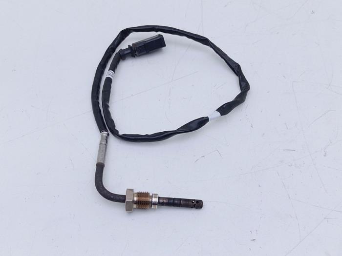 Gebruikte Uitlaat temperatuursensor Volkswagen Transporter/Caravelle T5 2.0 TDI DRF Prijs € 29,00 Margeregeling aangeboden door Automaterialen Ronald Morien B.V.