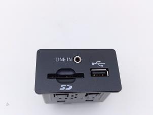 Gebruikte AUX/USB aansluiting Ford Focus 3 1.0 Ti-VCT EcoBoost 12V 125 Prijs € 39,00 Margeregeling aangeboden door Automaterialen Ronald Morien B.V.