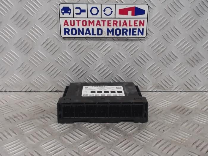 Gebruikte Bodycontrol Module Opel Astra K 1.0 Turbo 12V Prijs € 25,00 Margeregeling aangeboden door Automaterialen Ronald Morien B.V.