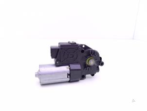 Gebruikte Schuifdak Motor Mercedes C (W204) 2.2 C-220 CDI 16V BlueEFFICIENCY Prijs € 59,00 Margeregeling aangeboden door Automaterialen Ronald Morien B.V.