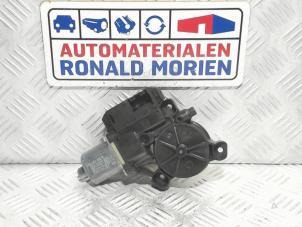Gebruikte Raammotor Portier Volkswagen Polo V (6R) 1.4 TDI Prijs € 15,00 Margeregeling aangeboden door Automaterialen Ronald Morien B.V.