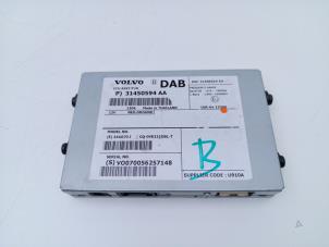 Gebruikte Radio module Volvo V40 (MV) 2.0 D4 16V Prijs € 49,00 Margeregeling aangeboden door Automaterialen Ronald Morien B.V.