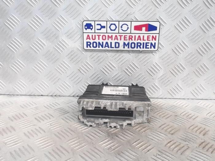 Gebruikte Computer Motormanagement Volkswagen Golf III (1H1) 1.6 i Prijs € 95,00 Margeregeling aangeboden door Automaterialen Ronald Morien B.V.