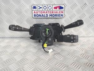 Gebruikte Combischakelaar Stuurkolom Dacia Sandero II 1.0 Sce 12V Prijs € 75,00 Margeregeling aangeboden door Automaterialen Ronald Morien B.V.