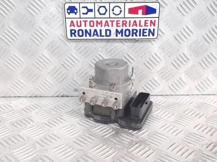 Gebruikte ABS Pomp Dacia Sandero II 1.0 Sce 12V Prijs € 195,00 Margeregeling aangeboden door Automaterialen Ronald Morien B.V.