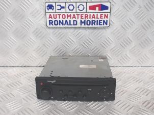 Gebruikte Radio CD Speler Renault Master III (FD/HD) 2.5 dCi 120 FAP Prijs € 225,00 Margeregeling aangeboden door Automaterialen Ronald Morien B.V.