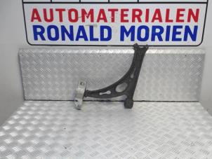 Gebruikte Draagarm rechts-voor Seat Altea (5P1) 2.0 TDI 16V Prijs € 45,00 Margeregeling aangeboden door Automaterialen Ronald Morien B.V.