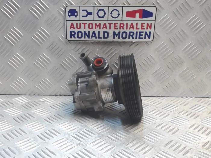 Gebruikte Stuurpomp Alfa Romeo 145 (930A) 1.4 Twin Spark 16V Prijs € 75,00 Margeregeling aangeboden door Automaterialen Ronald Morien B.V.