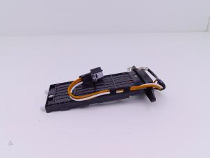 Gebruikte Kachel Verwarmingselement Ford B-Max (JK8) 1.0 EcoBoost 12V 125 Prijs € 49,00 Margeregeling aangeboden door Automaterialen Ronald Morien B.V.