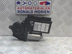 Gebruikte Raammotor Portier Audi A8 (D3) 3.0 TDI V6 24V Quattro Prijs € 35,00 Margeregeling aangeboden door Automaterialen Ronald Morien B.V.