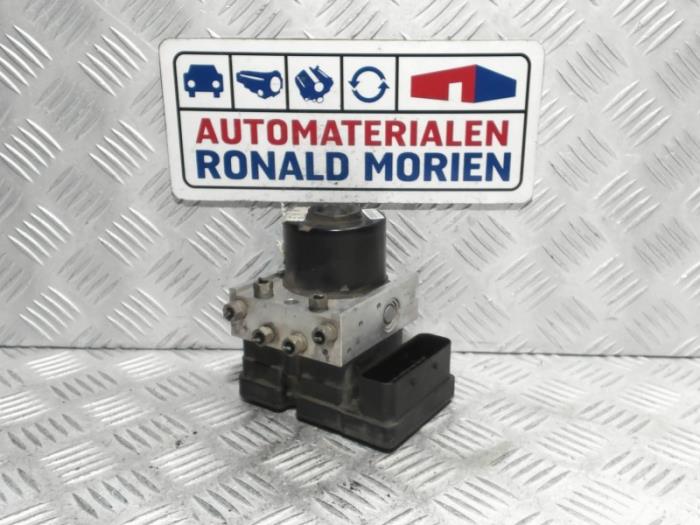 Gebruikte ABS Pomp Ford Focus 2 Wagon 1.8 TDCi 16V Prijs € 29,00 Margeregeling aangeboden door Automaterialen Ronald Morien B.V.