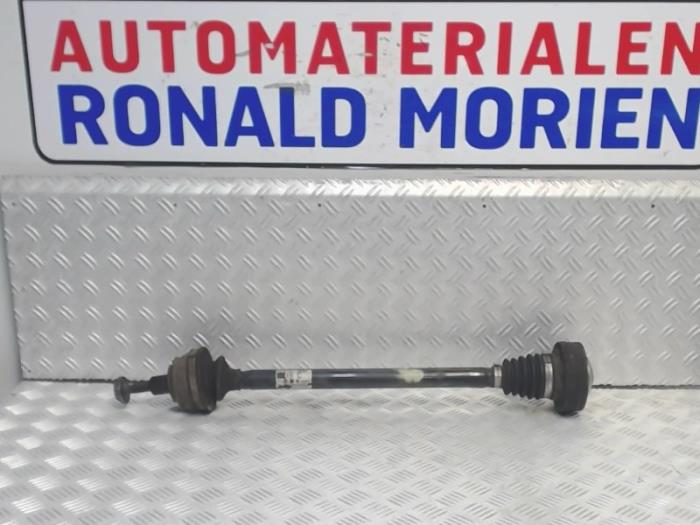 Gebruikte Steekas links-achter Audi A8 (D3) 3.0 TDI V6 24V Quattro Prijs € 22,50 Margeregeling aangeboden door Automaterialen Ronald Morien B.V.