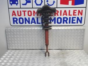 Gebruikte Schokdemperpoot rechts-voor Audi A4 Avant Quattro (B6) 3.0 V6 30V Prijs € 70,00 Margeregeling aangeboden door Automaterialen Ronald Morien B.V.