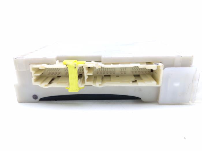 Module Bodycontrol van een Toyota Yaris III (P13) 1.5 16V Dual VVT-iE 2017