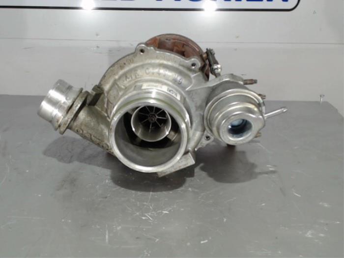 Gebruikte G-lader Volvo V40 (MV) 2.0 D2 16V Prijs € 195,00 Margeregeling aangeboden door Automaterialen Ronald Morien B.V.
