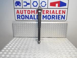 Gebruikte Schokdemper rechts-achter Volkswagen Golf Prijs € 40,00 Margeregeling aangeboden door Automaterialen Ronald Morien B.V.