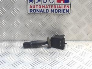 Gebruikte Pinker Schakelaar Fiat Scudo (220Z) 2.0 JTD Prijs € 25,00 Margeregeling aangeboden door Automaterialen Ronald Morien B.V.