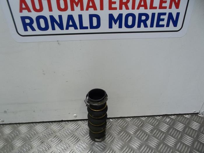 Gebruikte Intercooler Buis Citroen Jumpy (G9) 1.6 HDI Prijs € 12,50 Margeregeling aangeboden door Automaterialen Ronald Morien B.V.