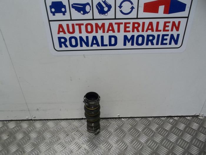 Gebruikte Intercooler Buis Citroen Jumpy (G9) 1.6 HDI Prijs € 12,50 Margeregeling aangeboden door Automaterialen Ronald Morien B.V.