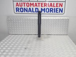 Gebruikte Schokbreker rechts-achter Opel Movano Prijs € 30,00 Margeregeling aangeboden door Automaterialen Ronald Morien B.V.