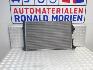 Gebruikte Radiateur Volkswagen Scirocco (137/13AD) Prijs € 50,00 Margeregeling aangeboden door Automaterialen Ronald Morien B.V.