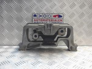 Gebruikte Motorrubber Mercedes A (W176) 2.2 A-200 CDI, A-200d 16V 4-Matic Prijs € 45,00 Margeregeling aangeboden door Automaterialen Ronald Morien B.V.