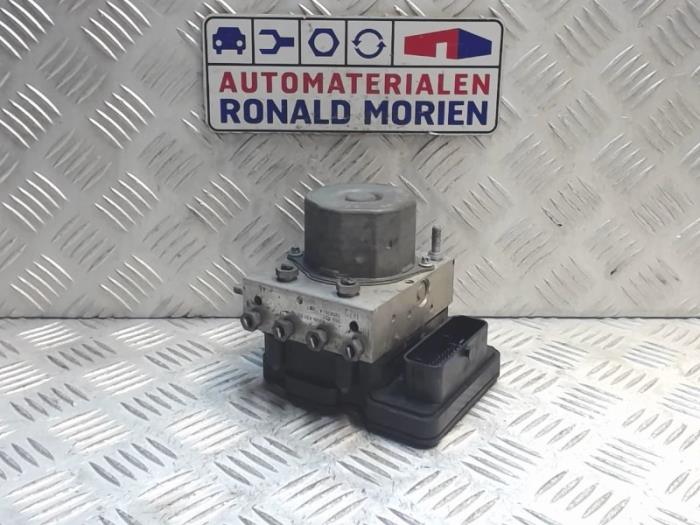 Gebruikte ABS Pomp Mercedes A (W176) 2.2 A-200 CDI, A-200d 16V 4-Matic Prijs € 199,00 Margeregeling aangeboden door Automaterialen Ronald Morien B.V.