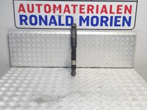 Gebruikte Schokdemper rechts-achter Opel Zafira Prijs € 35,00 Margeregeling aangeboden door Automaterialen Ronald Morien B.V.