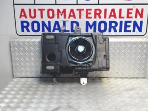 Gebruikte Subwoofer Landrover Range Rover Evoque (LVJ/LVS) 2.2 SD4 16V Prijs € 145,00 Margeregeling aangeboden door Automaterialen Ronald Morien B.V.