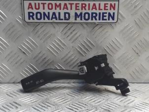 Gebruikte Pinker Schakelaar Volkswagen Caddy III (2KA,2KH,2CA,2CH) 1.6 Prijs € 15,00 Margeregeling aangeboden door Automaterialen Ronald Morien B.V.