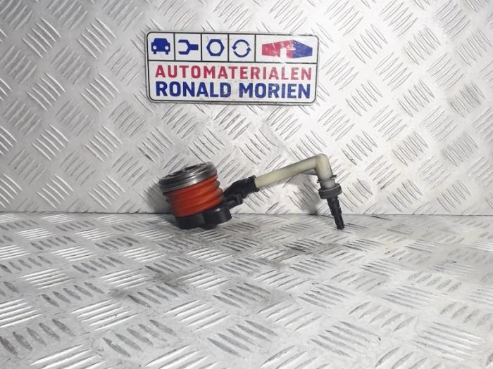 Gebruikte Druklager Nissan Qashqai (J11) 1.6 dCi Prijs € 49,00 Margeregeling aangeboden door Automaterialen Ronald Morien B.V.