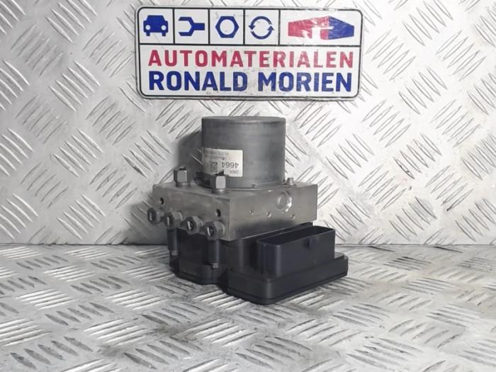 Gebruikte ABS Pomp Opel Astra K 1.4 Turbo 16V Prijs € 350,00 Margeregeling aangeboden door Automaterialen Ronald Morien B.V.