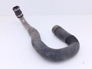 Gebruikte Intercooler Slang Opel Mokka/Mokka X 1.4 Turbo 16V 4x2 Prijs € 35,00 Margeregeling aangeboden door Automaterialen Ronald Morien B.V.