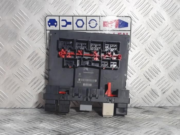 Gebruikte Bodycontrol Module Volkswagen Passat (3C2) 2.0 TDI 140 Prijs € 30,00 Margeregeling aangeboden door Automaterialen Ronald Morien B.V.